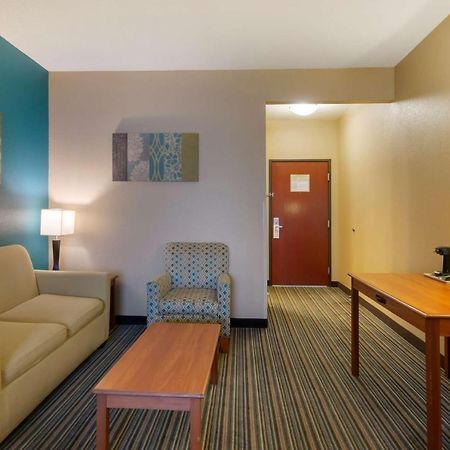 Best Western Governors Inn And Suites Wichita Exterior photo