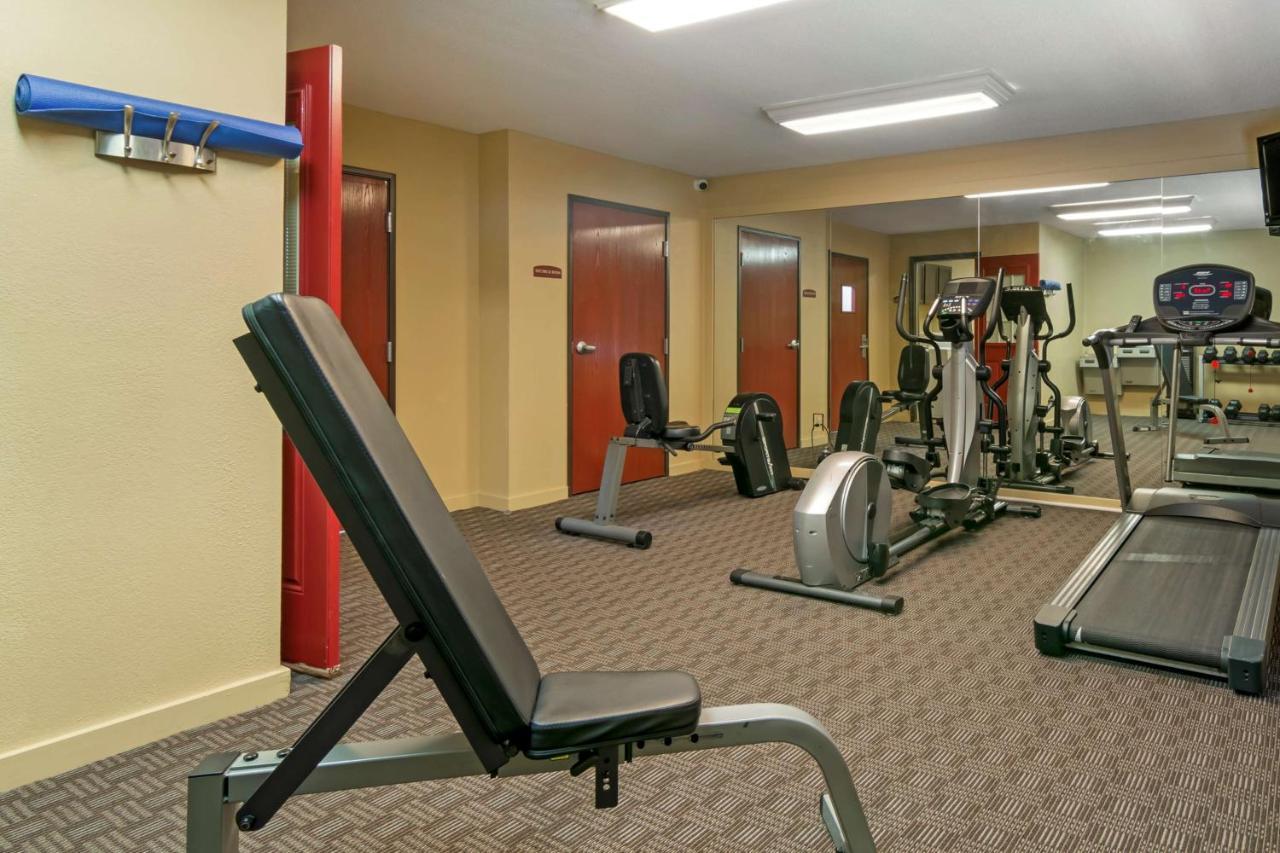 Best Western Governors Inn And Suites Wichita Exterior photo