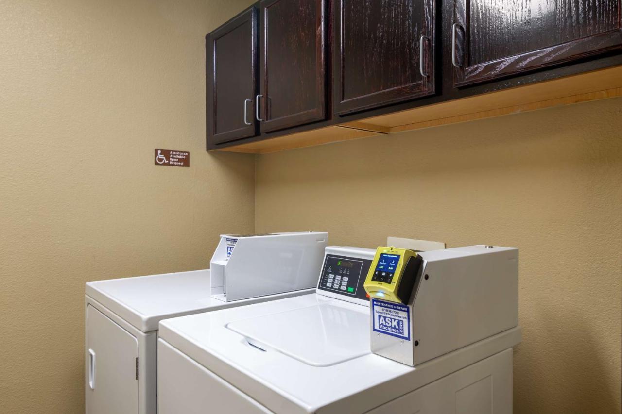 Best Western Governors Inn And Suites Wichita Exterior photo