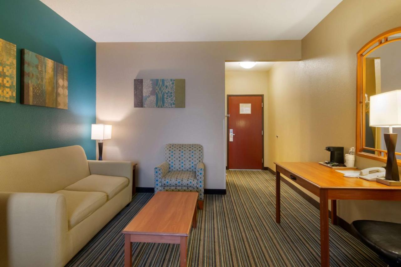 Best Western Governors Inn And Suites Wichita Exterior photo