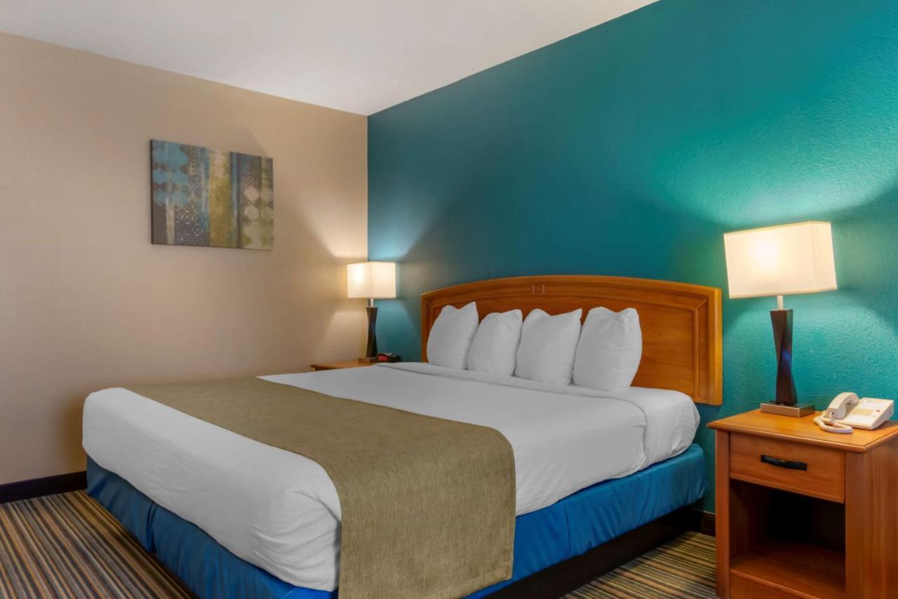 Best Western Governors Inn And Suites Wichita Exterior photo