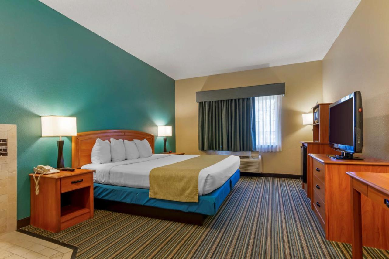 Best Western Governors Inn And Suites Wichita Exterior photo