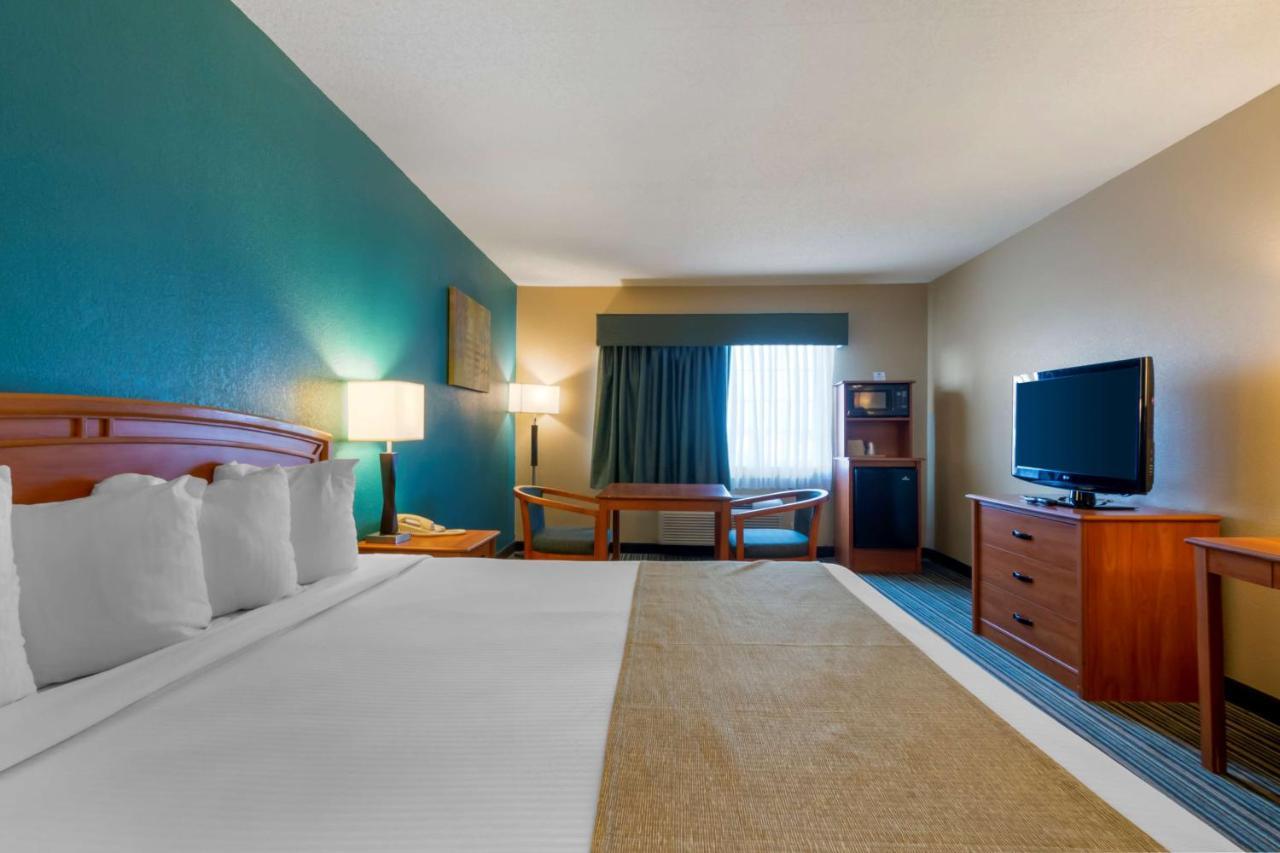 Best Western Governors Inn And Suites Wichita Exterior photo